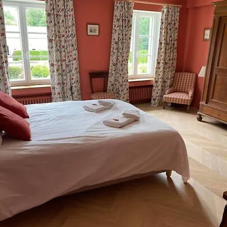 Le Gite Du Chateau De Pailhe Hébergement de vacances